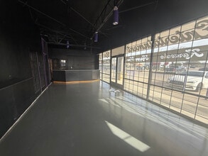 4099-4111 W Camp Wisdom Rd, Dallas, TX to rent Building Photo- Image 1 of 3