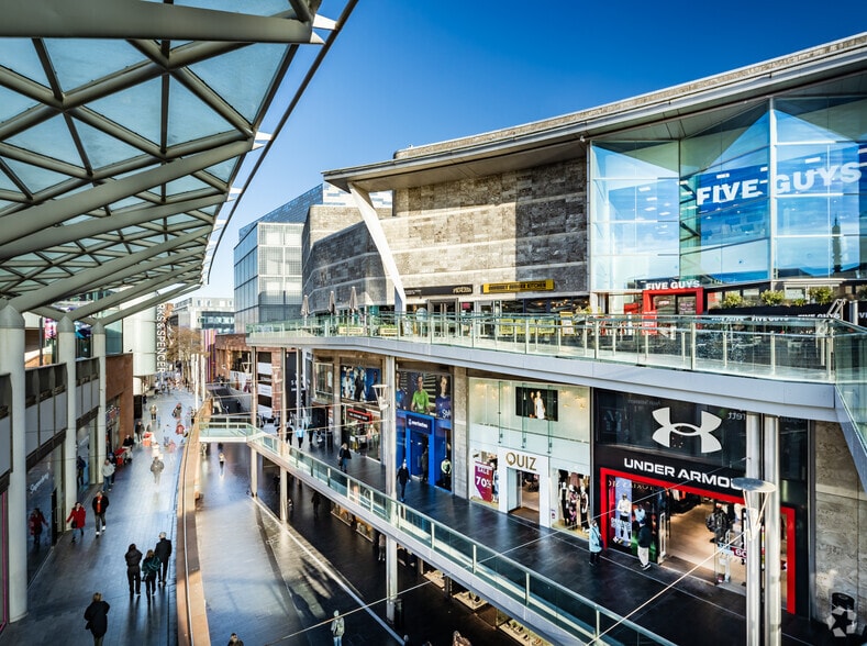 Wall St, Liverpool to rent - Primary Photo - Image 1 of 12