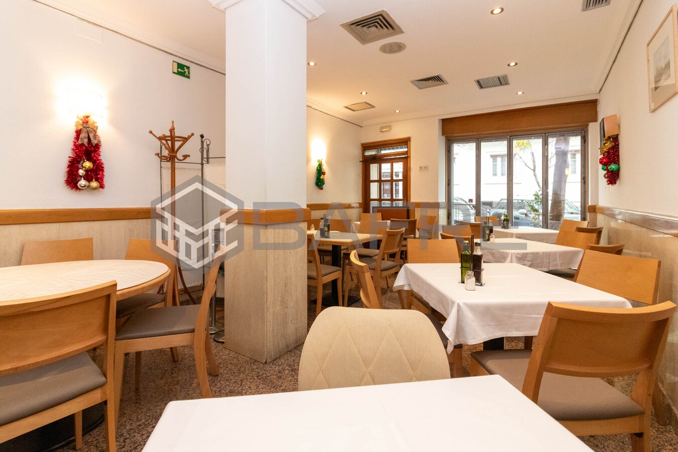 Madrid, MAD 28006 - Unit 1 -  - Interior Photo - Image 1 of 4