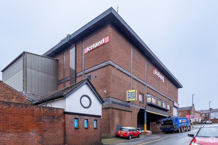 Brook St, Leek to rent - Building Photo - Image 2 of 2