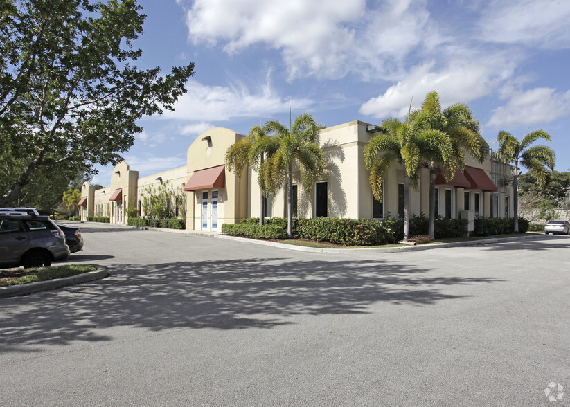 12411-12433 NW 35th St, Coral Springs, FL for rent - Primary Photo - Image 1 of 22