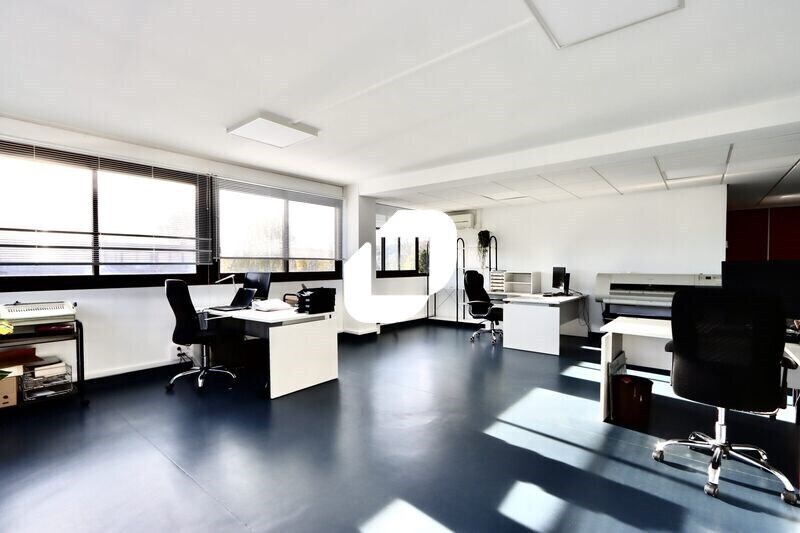 Office in Palaiseau to rent Interior Photo- Image 1 of 18