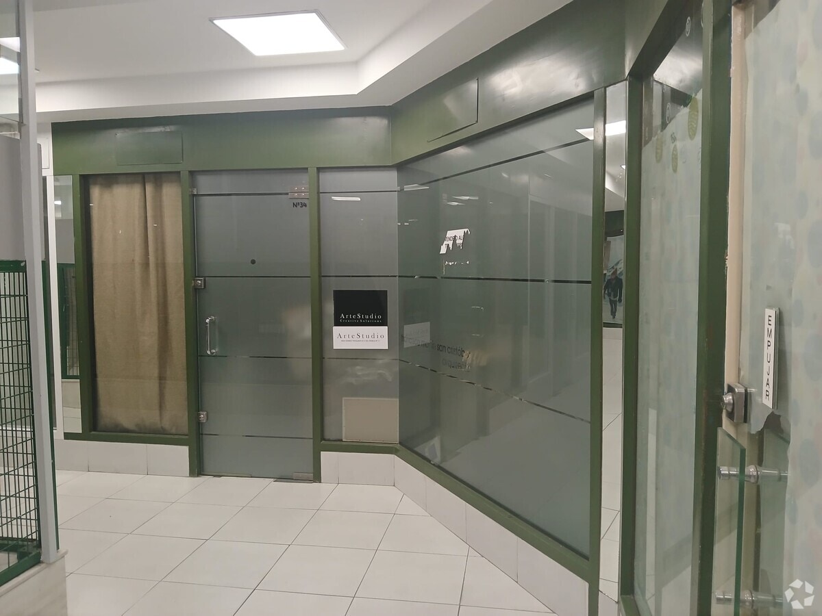 Calle de Juan Bravo, 6, Segovia, SEG 40001 - Unit Puerta 34, Esc. 1 -  - Interior Photo - Image 2 of 5