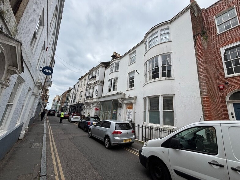 15 Ship St, Brighton to rent - Building Photo - Image 2 of 7