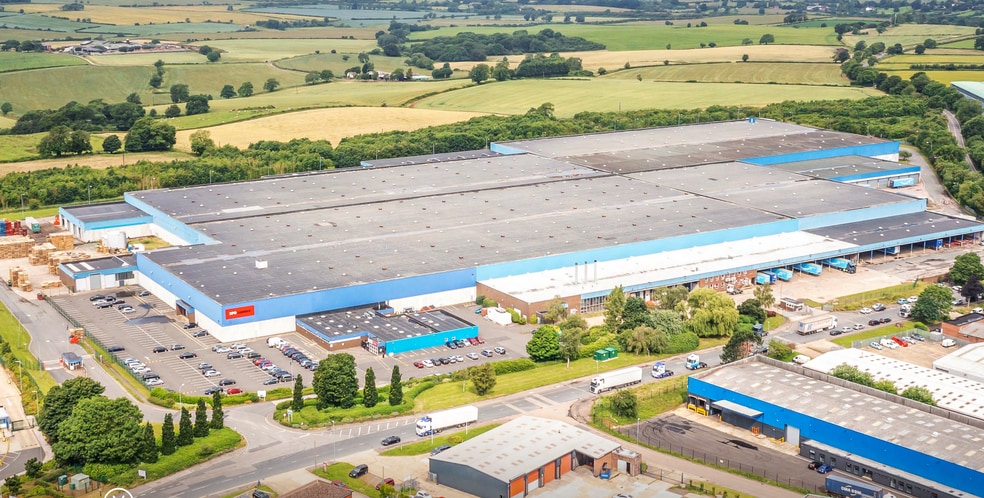 Royal Oak Way N, Daventry for sale - Building Photo - Image 1 of 1