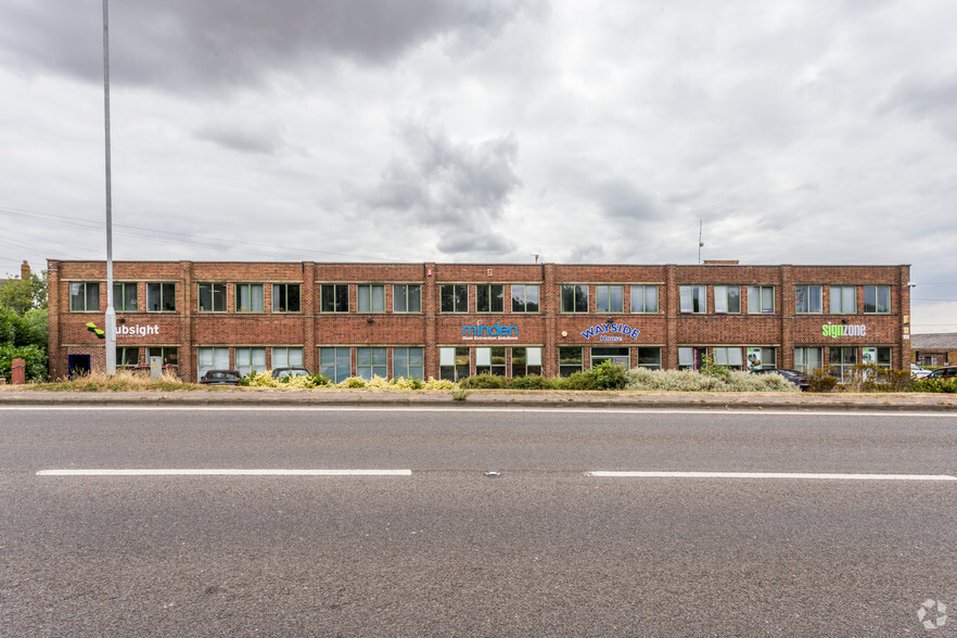 Wayside House, Braunston Business Park portfolio of 4 properties for sale on LoopNet.co.uk - Primary Photo - Image 1 of 4