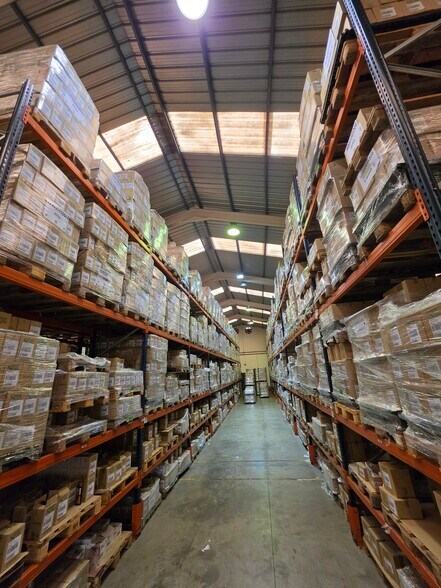 Industrial in Mollet del Vallès, Barcelona to rent - Interior Photo - Image 1 of 4