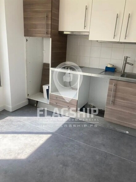 Retail in Boulogne-Billancourt to rent - Interior Photo - Image 3 of 9