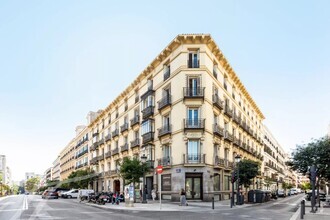 Calle de Bárbara de Braganza, 2, Madrid, Madrid for rent Interior Photo- Image 1 of 19