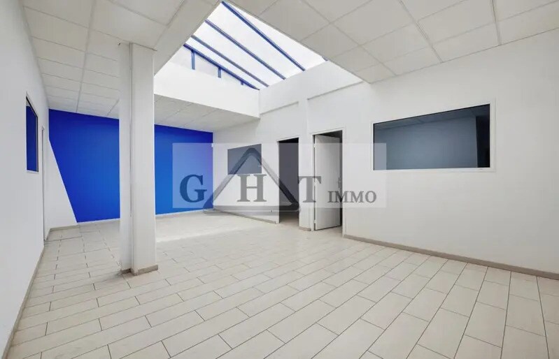 Industrial in Montreuil for sale - Interior Photo - Image 3 of 10