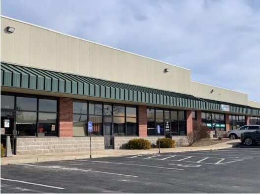 135 Hamilton Industrial Ct, Wentzville, MO for rent - Primary Photo - Image 1 of 4