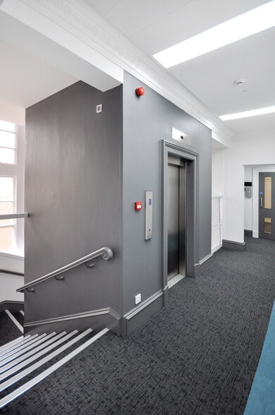 135 Buchanan St, Glasgow to rent - Interior Photo - Image 3 of 7