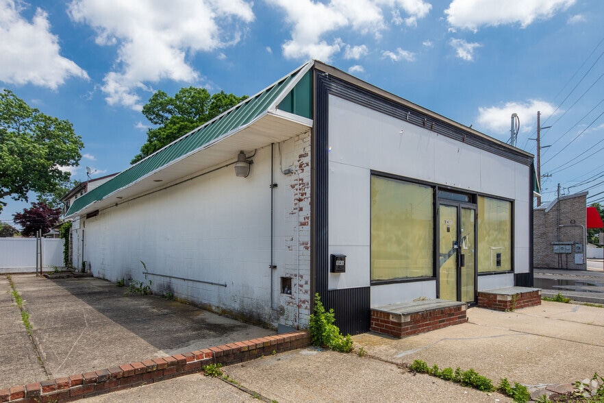 941 Little East Neck Rd, West Babylon, NY for sale - Primary Photo - Image 1 of 1