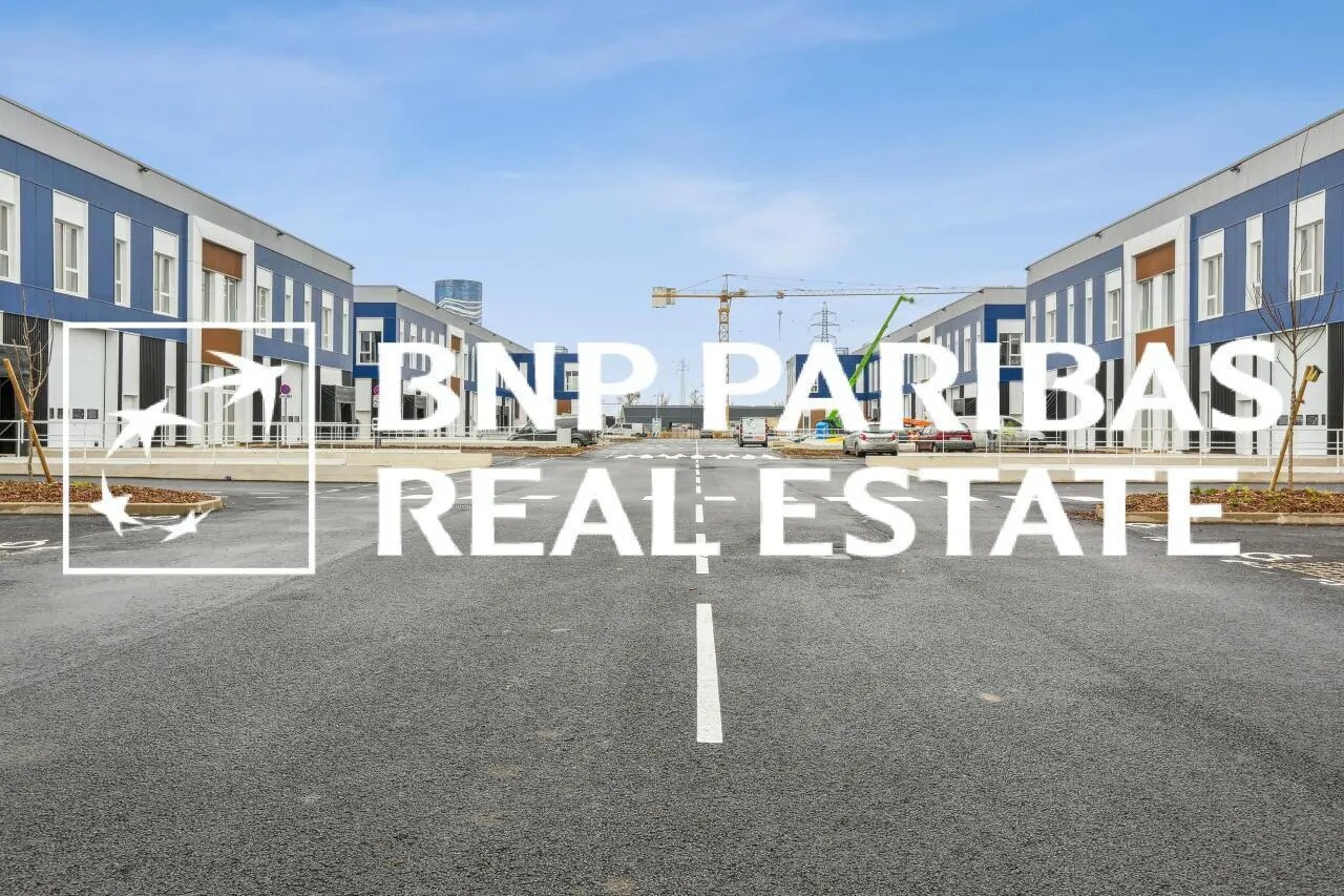 Office in Moissy-Cramayel to rent Building Photo- Image 1 of 15