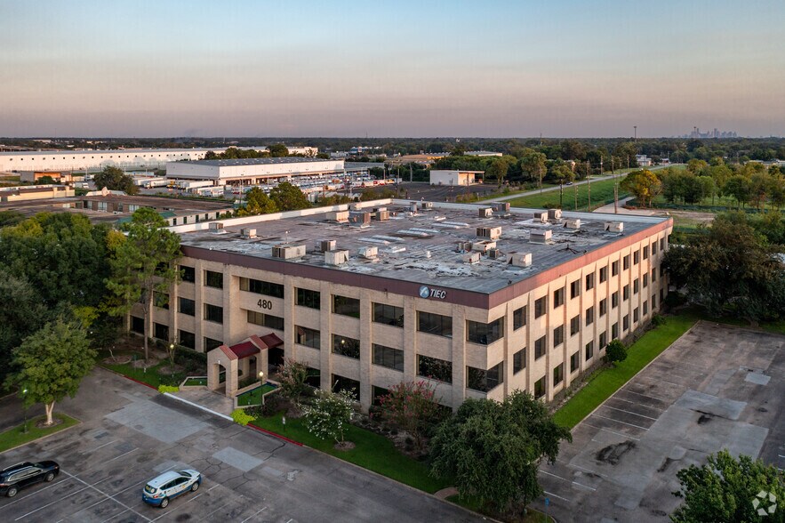 480 N Sam Houston Pky E, Houston, TX for rent - Building Photo - Image 2 of 12