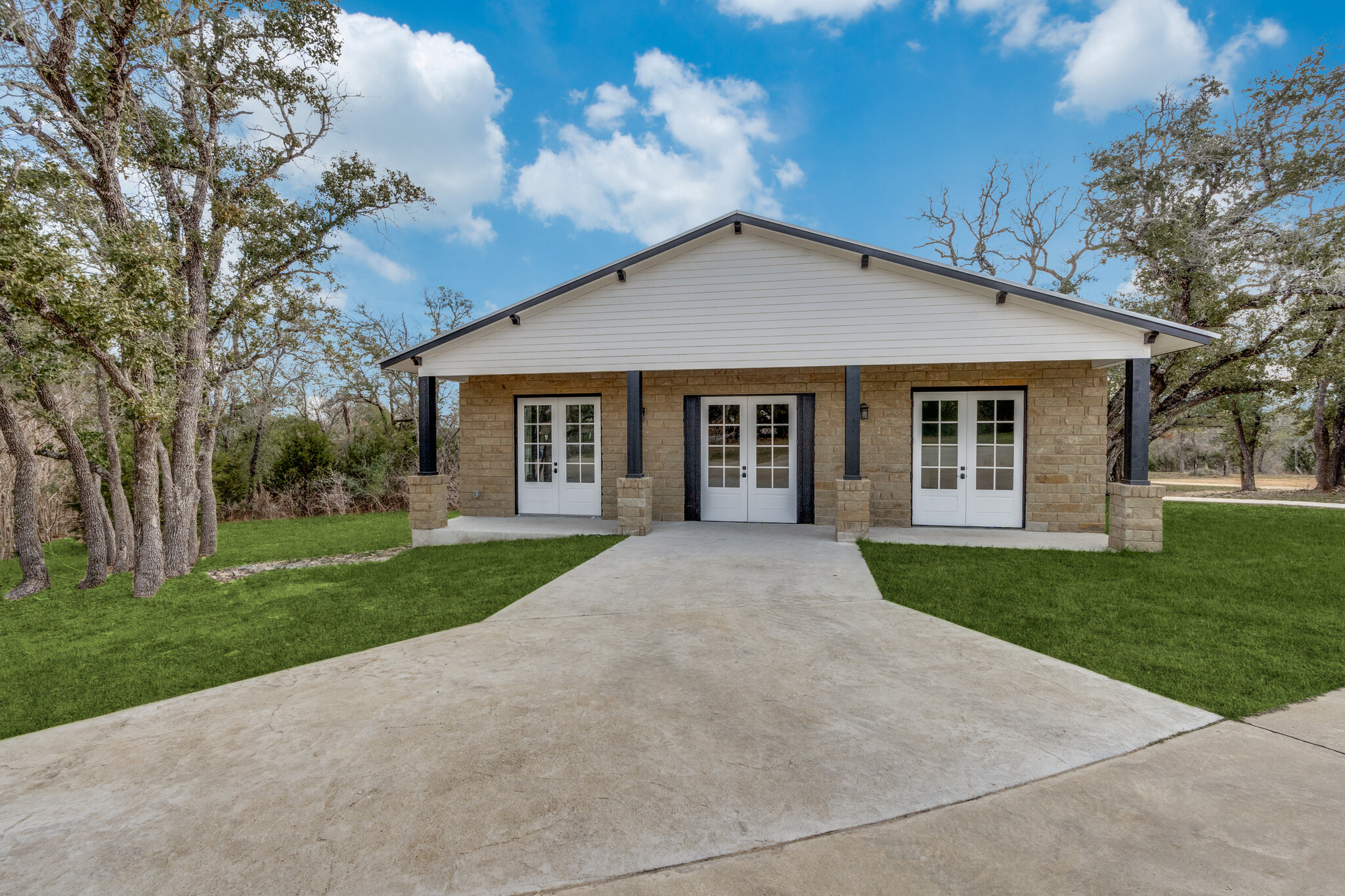 675 Ranch to Market 1869 rd, Liberty Hill, TX for rent Building Photo- Image 1 of 12