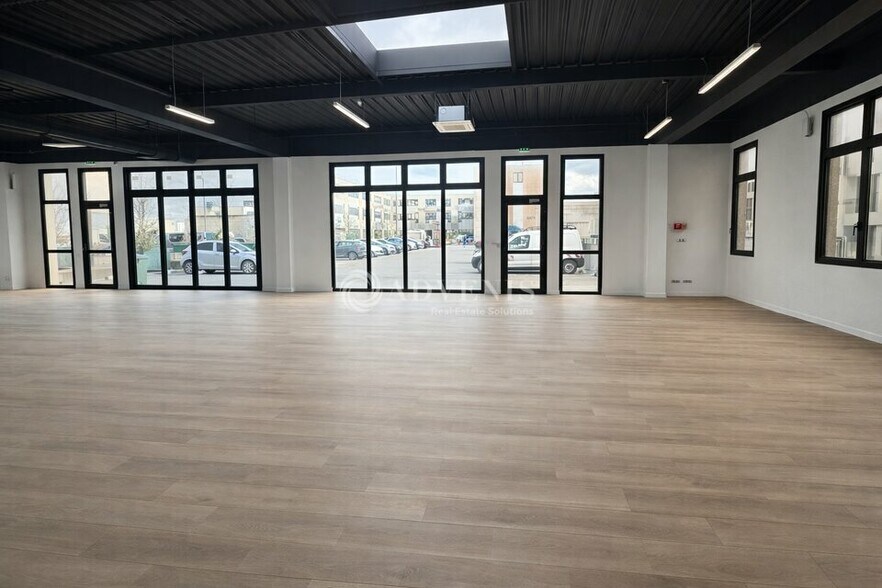 Light Industrial in Arcueil to rent - Interior Photo - Image 3 of 5