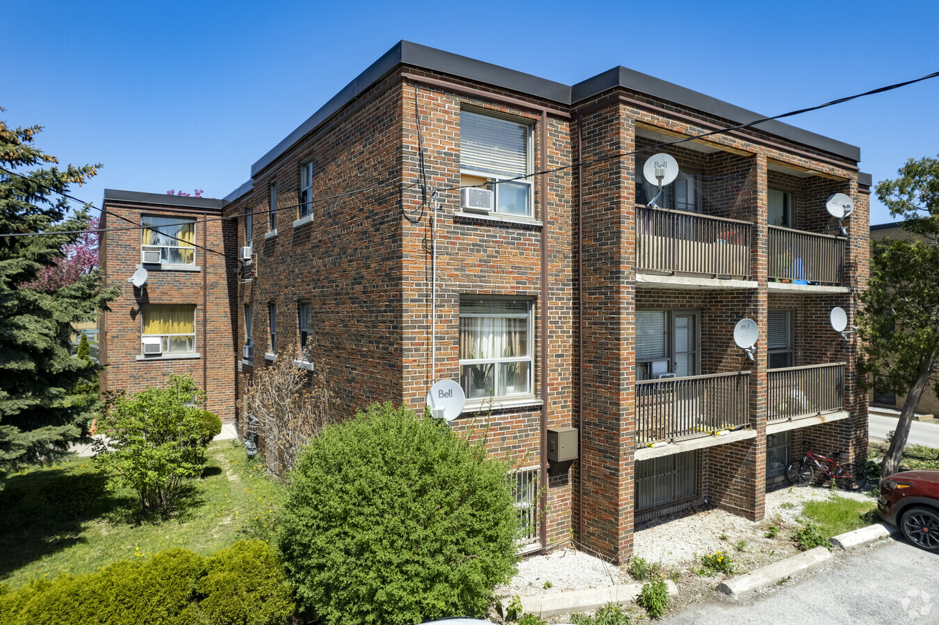 54 Neptune Dr, Toronto M6A 1X1 | LoopNet UK