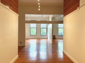 122 S Jackson St, Seattle, WA for rent Building Photo- Image 1 of 5