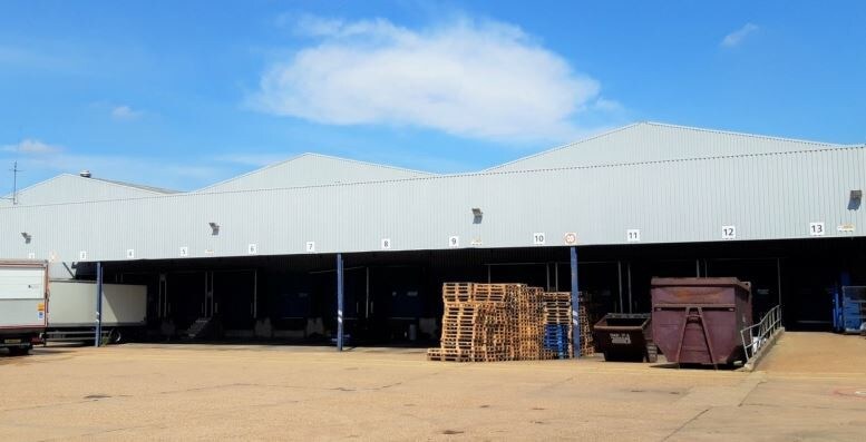 Old Parkbury Ln, St Albans for sale Primary Photo- Image 1 of 1