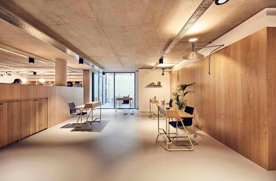 65-70 White Lion St, London to rent - Interior Photo - Image 2 of 10