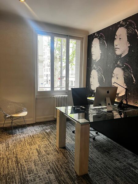 Office in Lyon to rent Interior Photo- Image 1 of 4