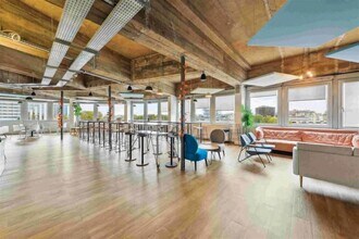 12-32 Terrasse Bellini, Puteaux to rent Interior Photo- Image 1 of 5