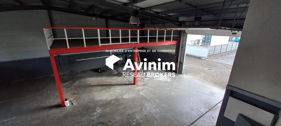 Industrial in Colomiers to rent - Interior Photo - Image 3 of 9