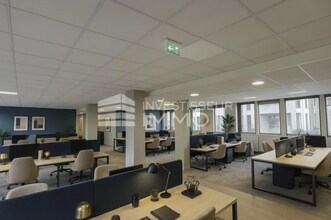 Office in Boissy-Saint-Léger to rent Interior Photo- Image 1 of 2