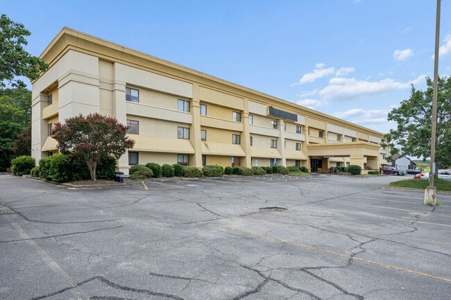 More details for 2919 Warm Springs Rd, Columbus, GA - Hospitality for Auction
