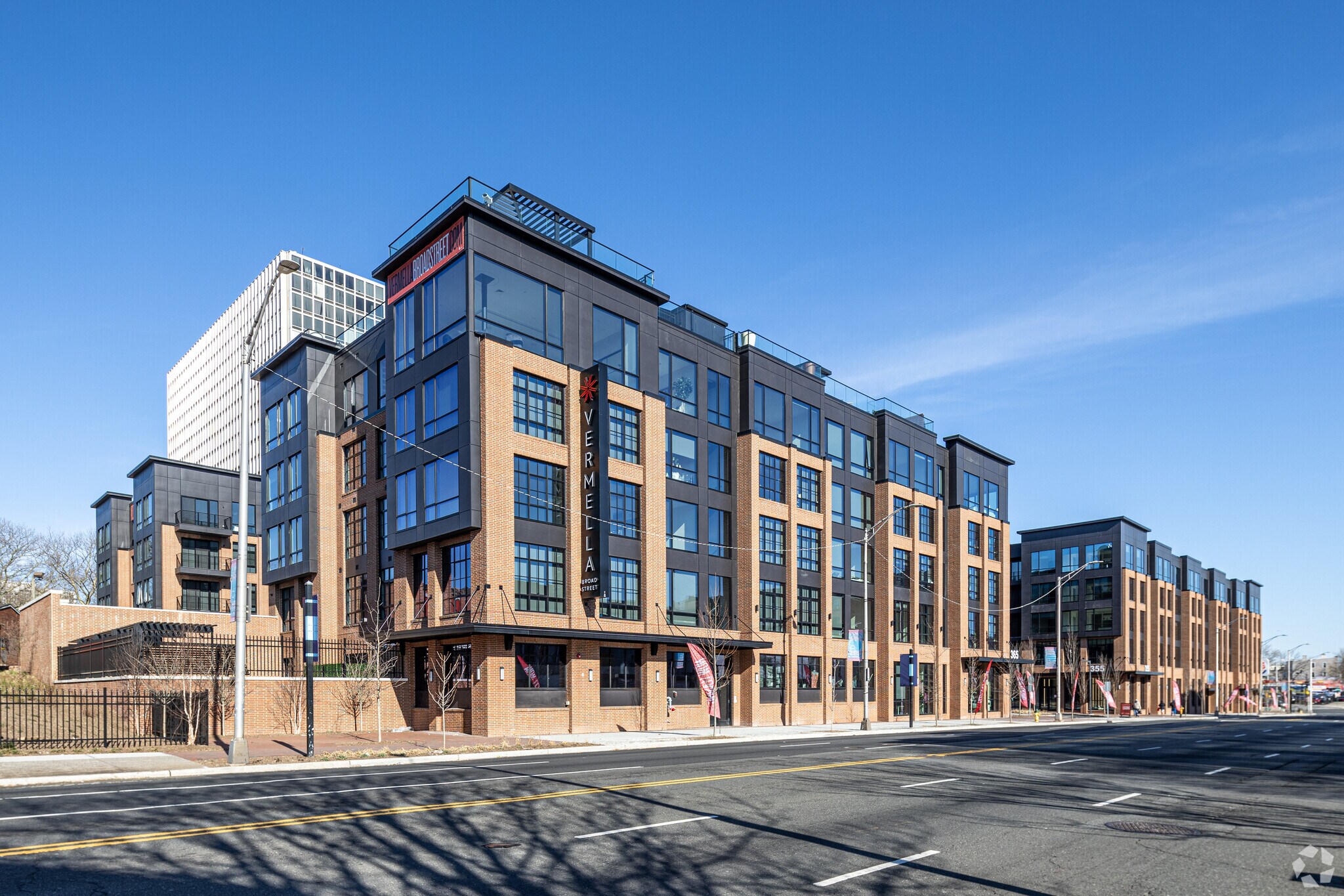 349-377 Broad St, Newark, NJ to rent Building Photo- Image 1 of 10