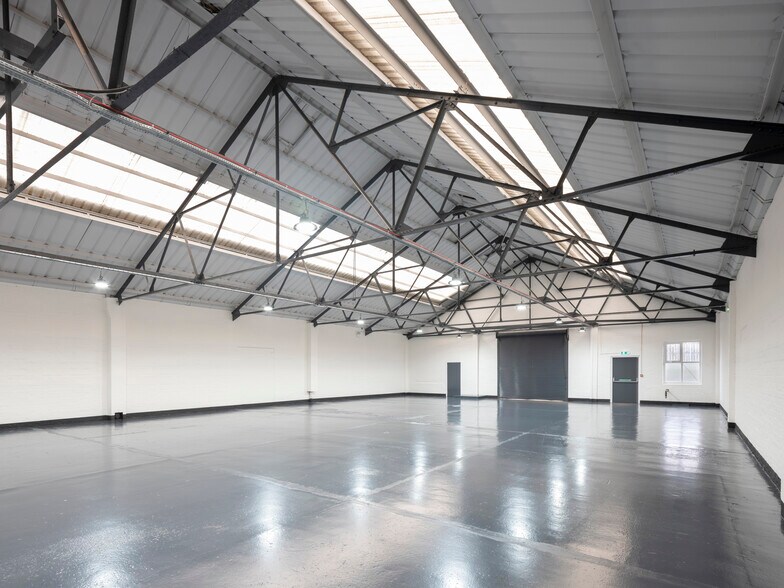 Camelon St, Glasgow to rent - Interior Photo - Image 3 of 8