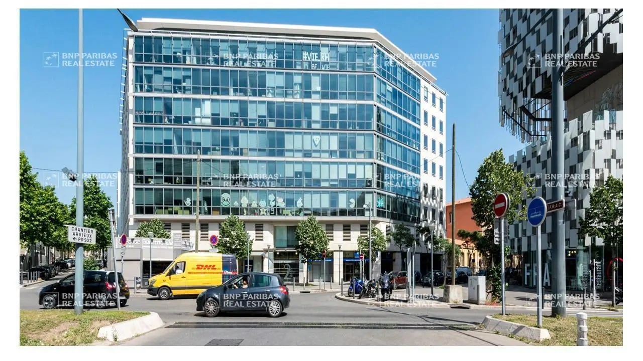 Office in Marseille to rent Building Photo- Image 1 of 13