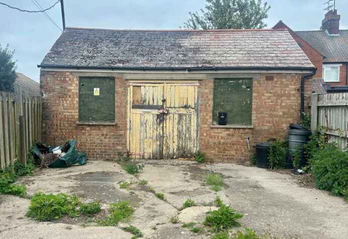 24A Cowley Rd, Felixstowe for sale Primary Photo- Image 1 of 1