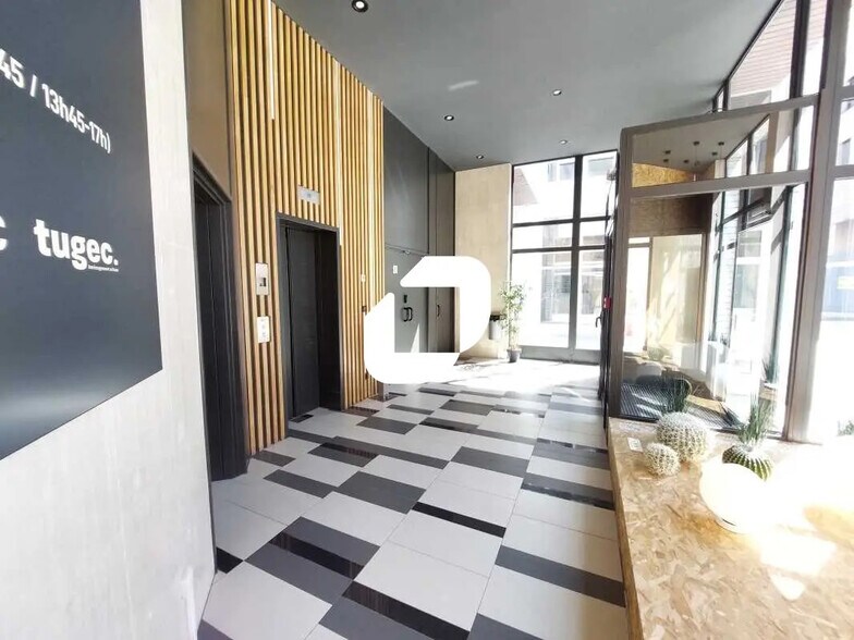 11-17 Rue Joël Le Theule, Montigny-le-Bretonneux to rent - Lobby - Image 2 of 14