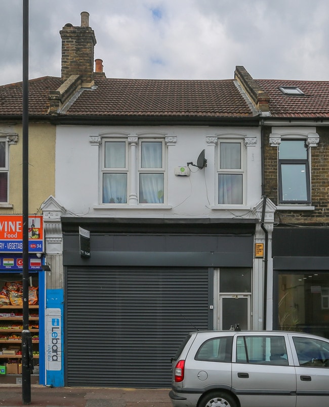 More details for 32 Vicarage Ln, London - Retail to Rent