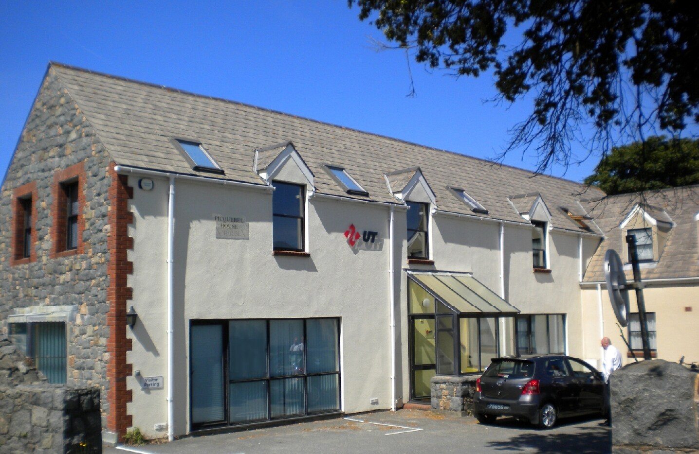 La Route Du Picquerel, Guernsey for sale Primary Photo- Image 1 of 1