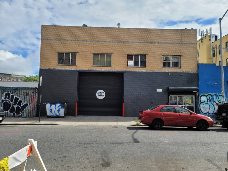 1115 Flushing Ave, Brooklyn, NY to rent - Building Photo - Image 1 of 35