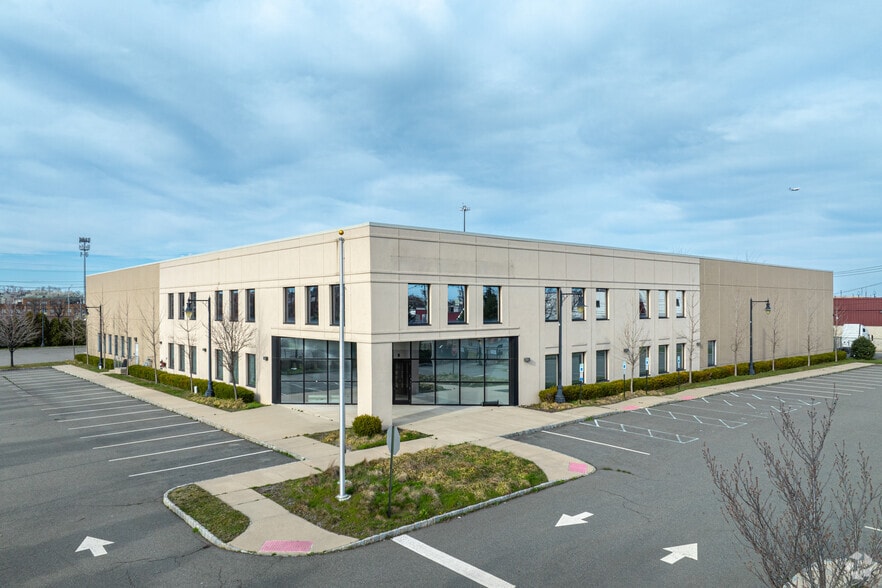 Large-Scale Development Portfolio portfolio of 6 properties for sale on LoopNet.co.uk - Primary Photo - Image 3 of 7