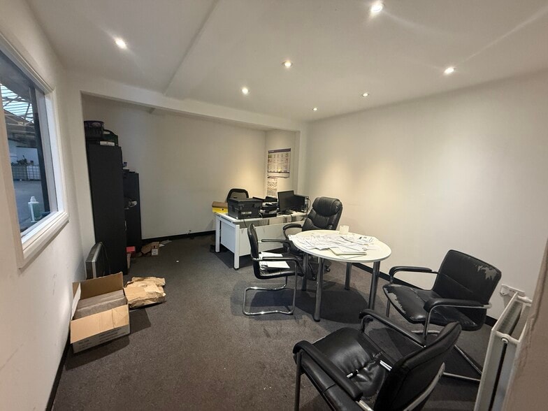 Porters Wood, St Albans for sale - Building Photo - Image 3 of 3