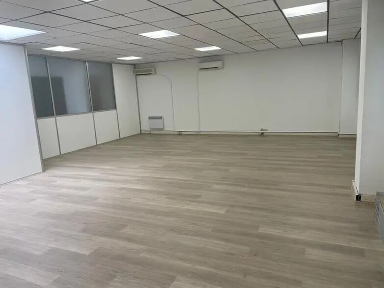 Office in to rent - Interior Photo - Image 3 of 4
