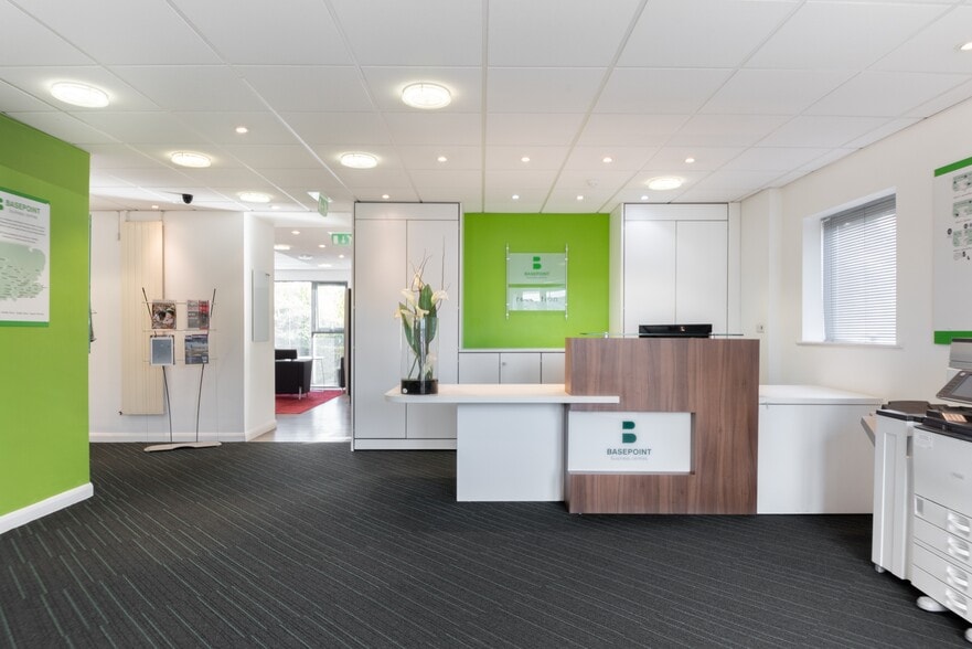 Caxton Clos, Andover to rent - Interior Photo - Image 2 of 10