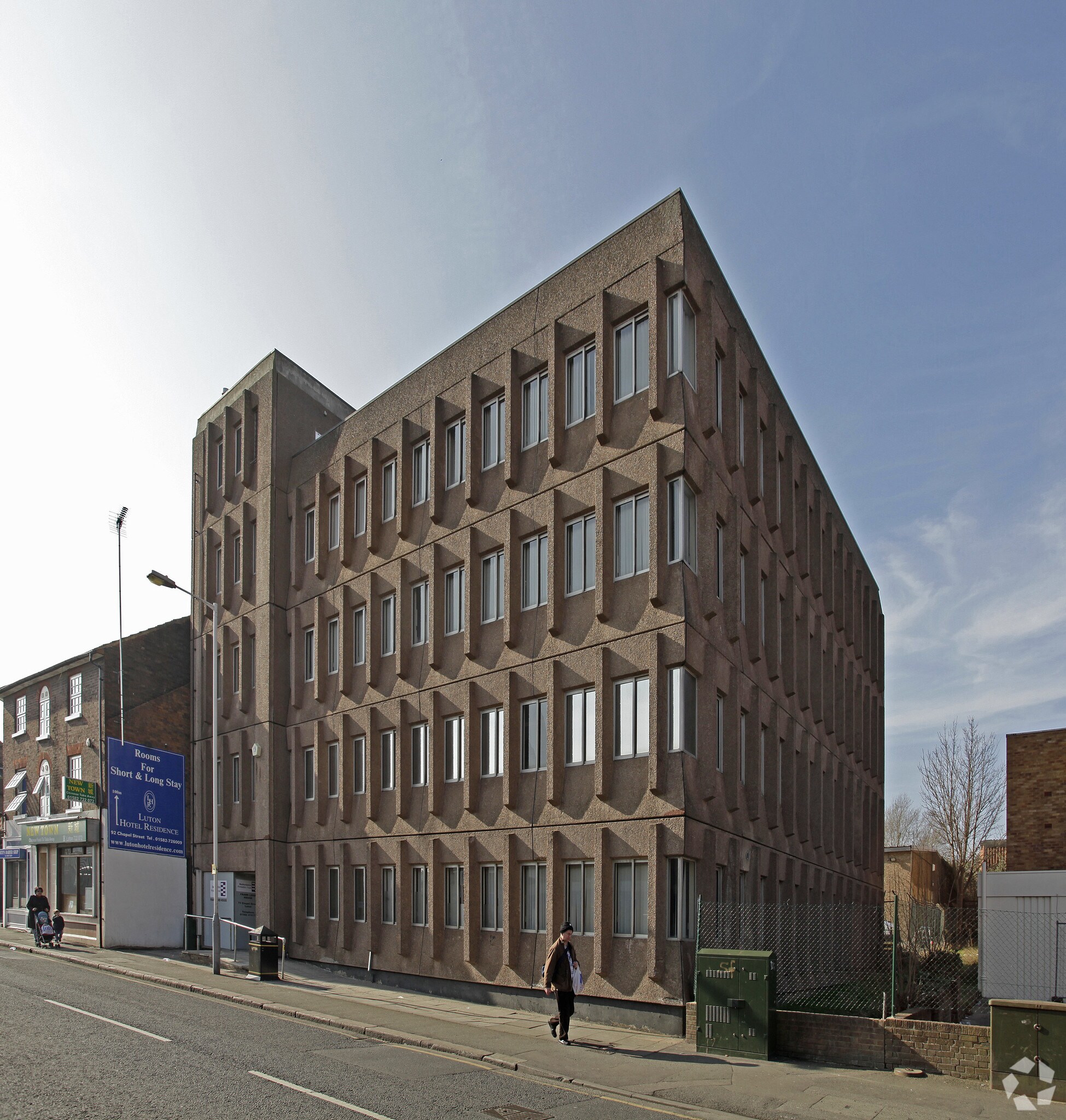 72 Chapel St, Luton for sale Primary Photo- Image 1 of 1