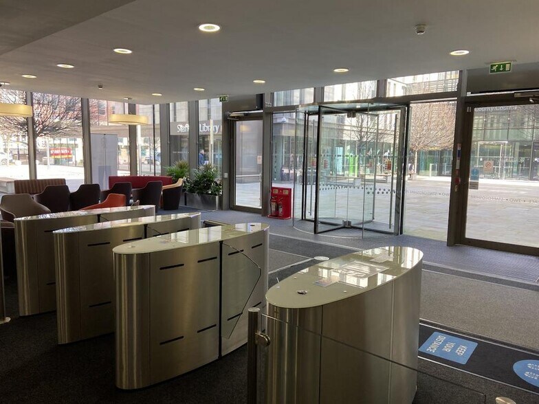 2 Staffordshire Pl, Stafford to rent - Building Photo - Image 2 of 20