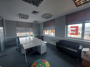 Players Rd, Stirling to rent Building Photo- Image 2 of 4