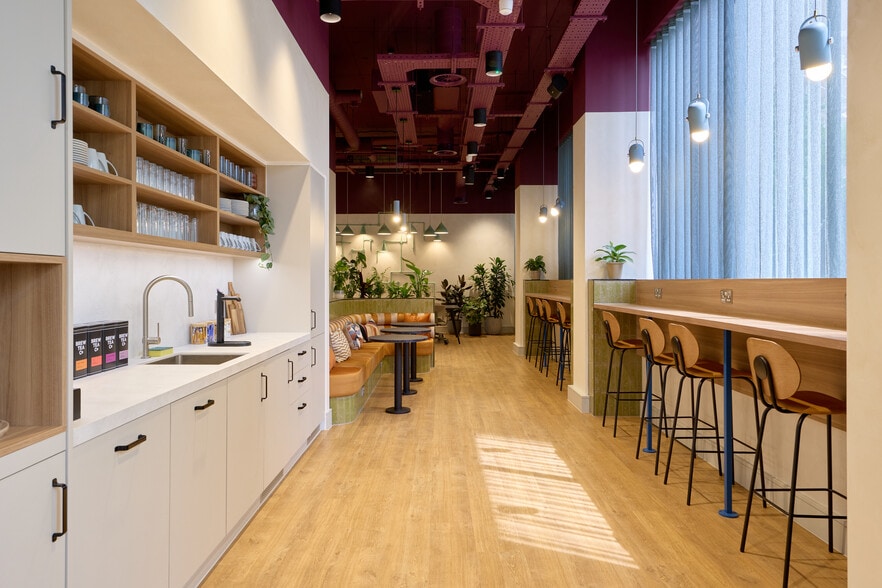 46 The Priory Queensway, Birmingham to rent - Interior Photo - Image 2 of 18