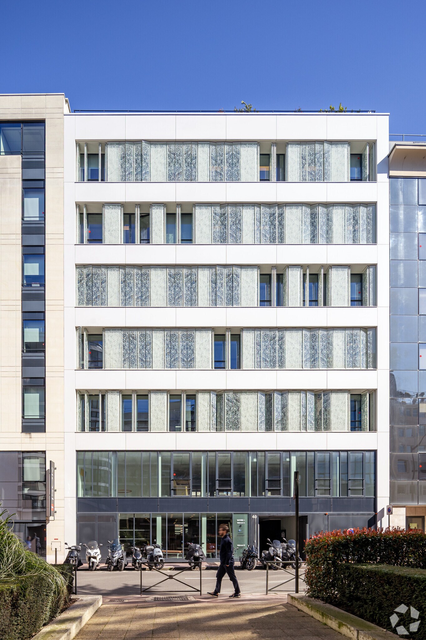 Rue Anatole France, Levallois-Perret to rent Primary Photo- Image 1 of 3