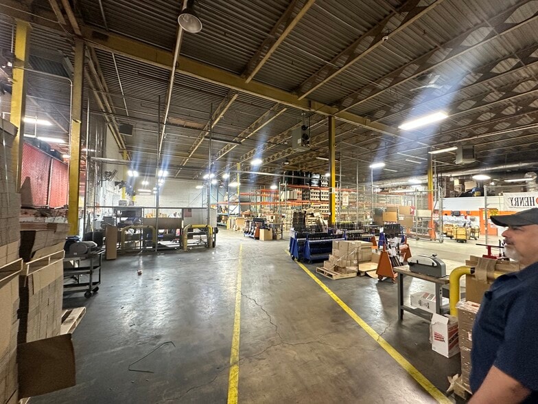 59 E 1st St, Bayonne, NJ to rent - Building Photo - Image 3 of 6