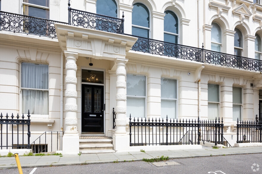 27 Church Rd, Hove to rent - Building Photo - Image 2 of 3