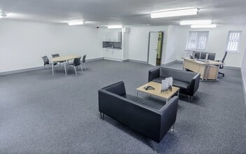 Woodlands, Bradley Stoke to rent Interior Photo- Image 2 of 6